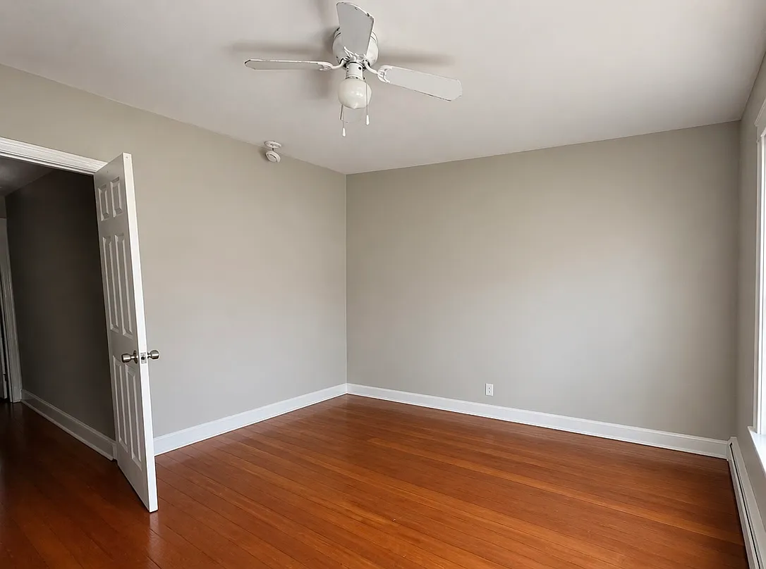 37-39 Pembroke Ave — Photo 4