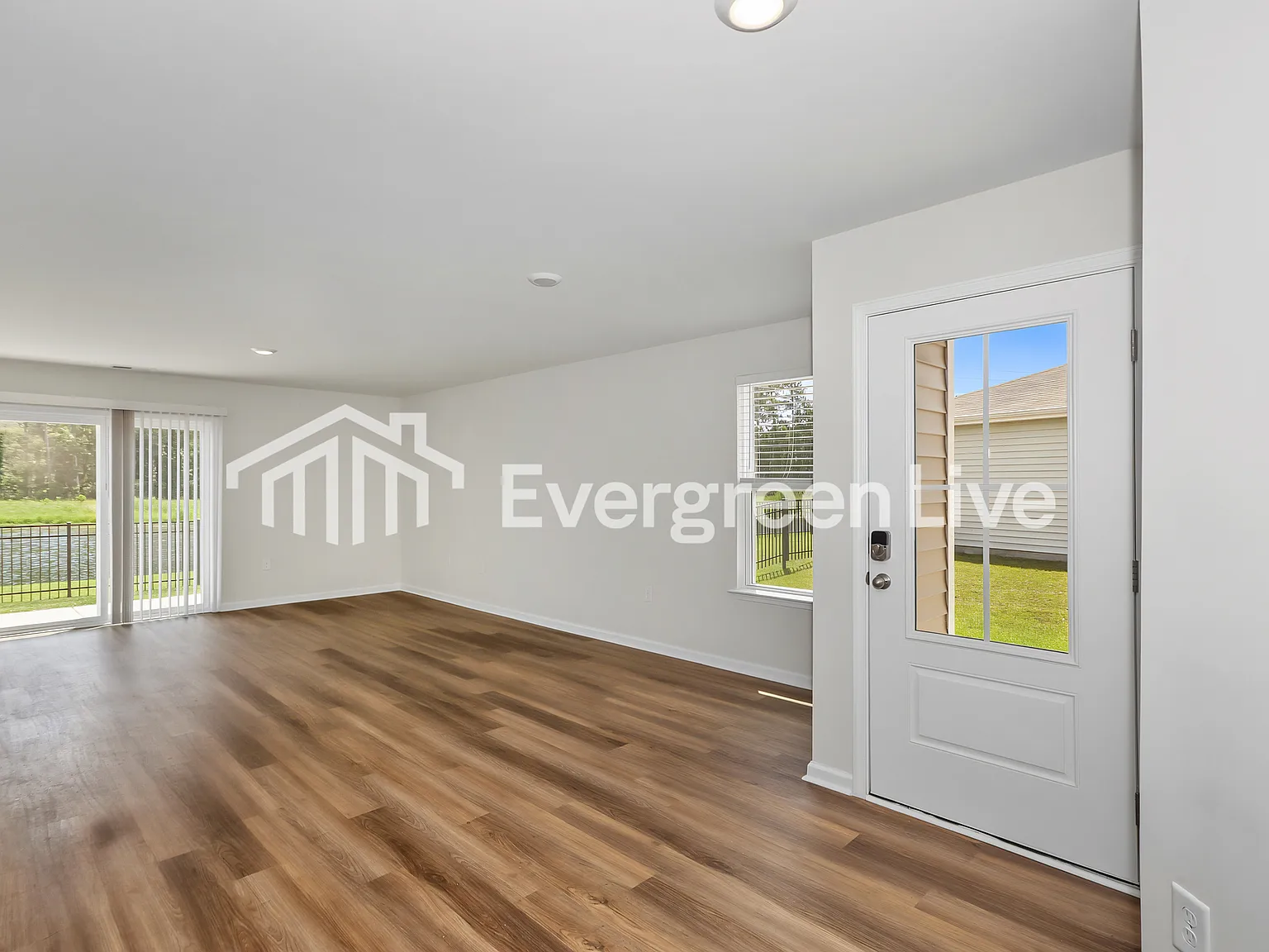 4 bed, 2.0 bath, 1597 sqft, $1,745 — Photo 2