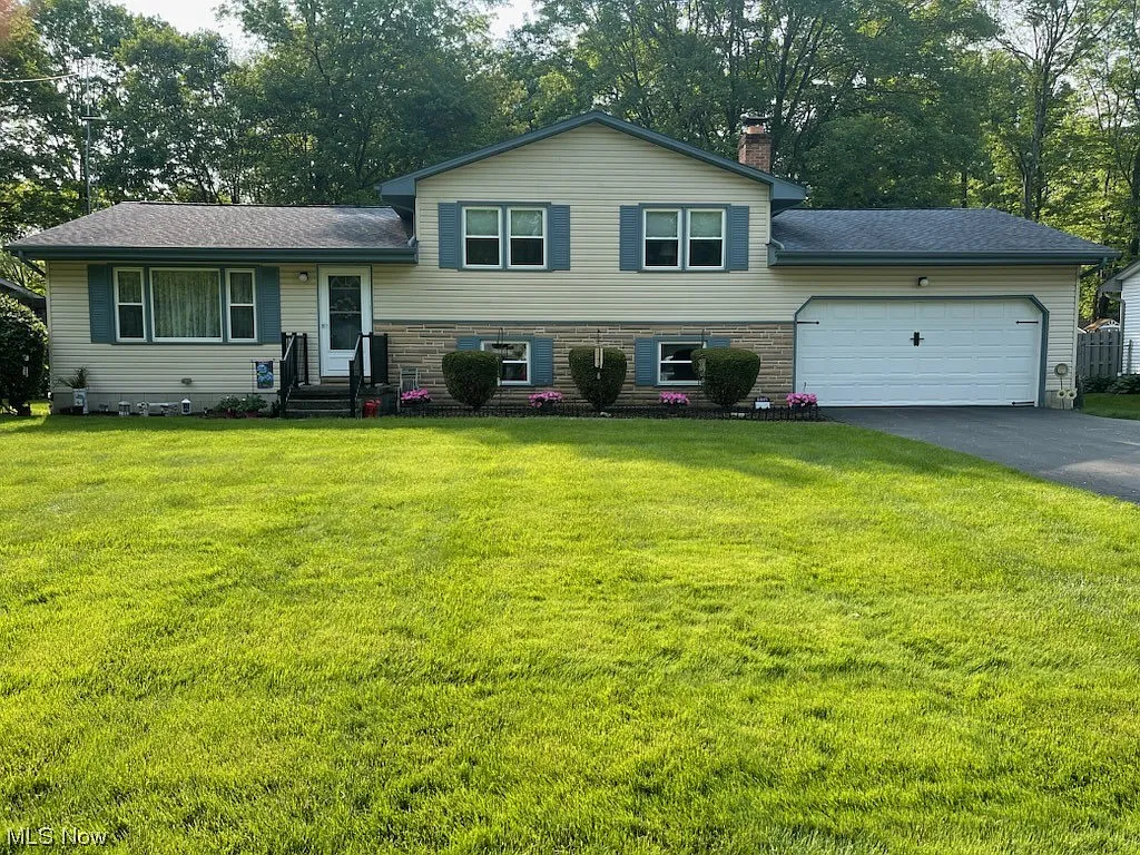 6845 Colleen Dr photo 1