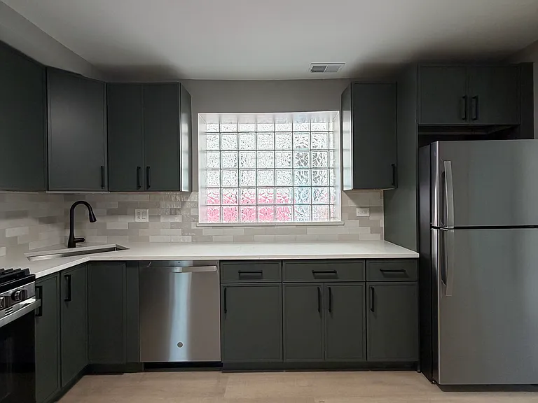 3530 W Dickens Ave #G — Photo 2