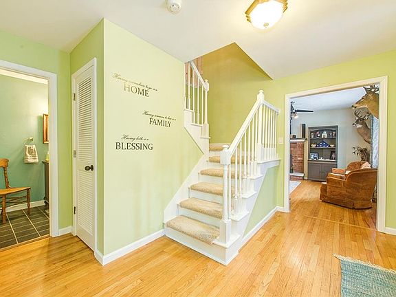 5th image of 818 Kendale Ct
