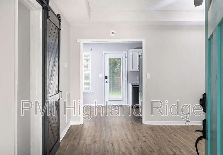 2414 Lismore Dr — Photo 7