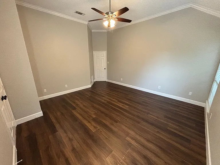 2316 London Dr — Photo 11