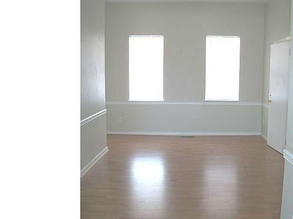 2nd image of 605 Dinwiddie St #A