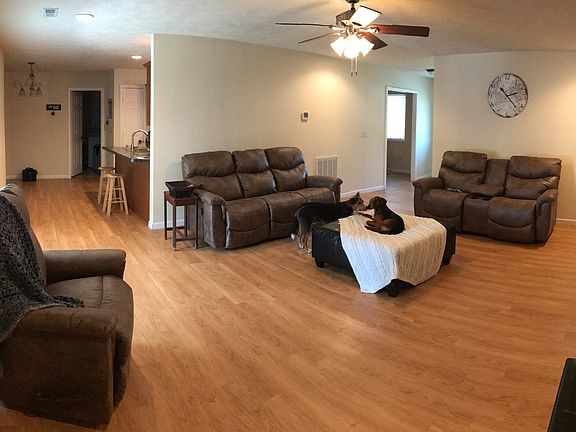 2nd image of 207 Noah Ln