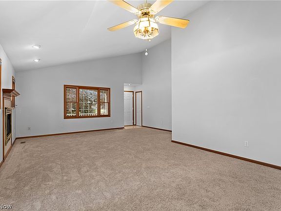4th image of 20439 Berkshire Cir