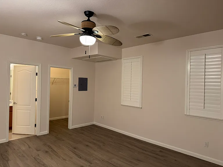 606 Leah Ln — Photo 3