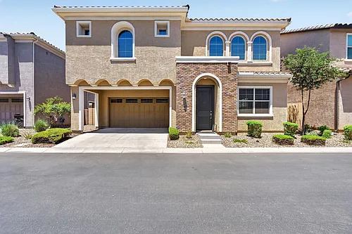 1138 E Sabino Dr Photo 1