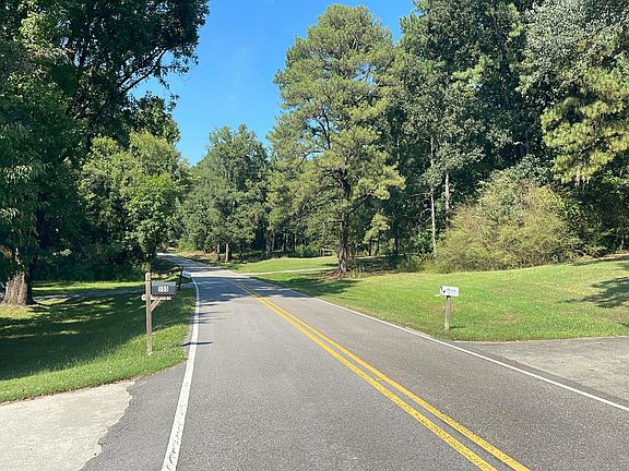 4th image of 375 County Road 361