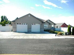 712 Broadway, Grandview, WA