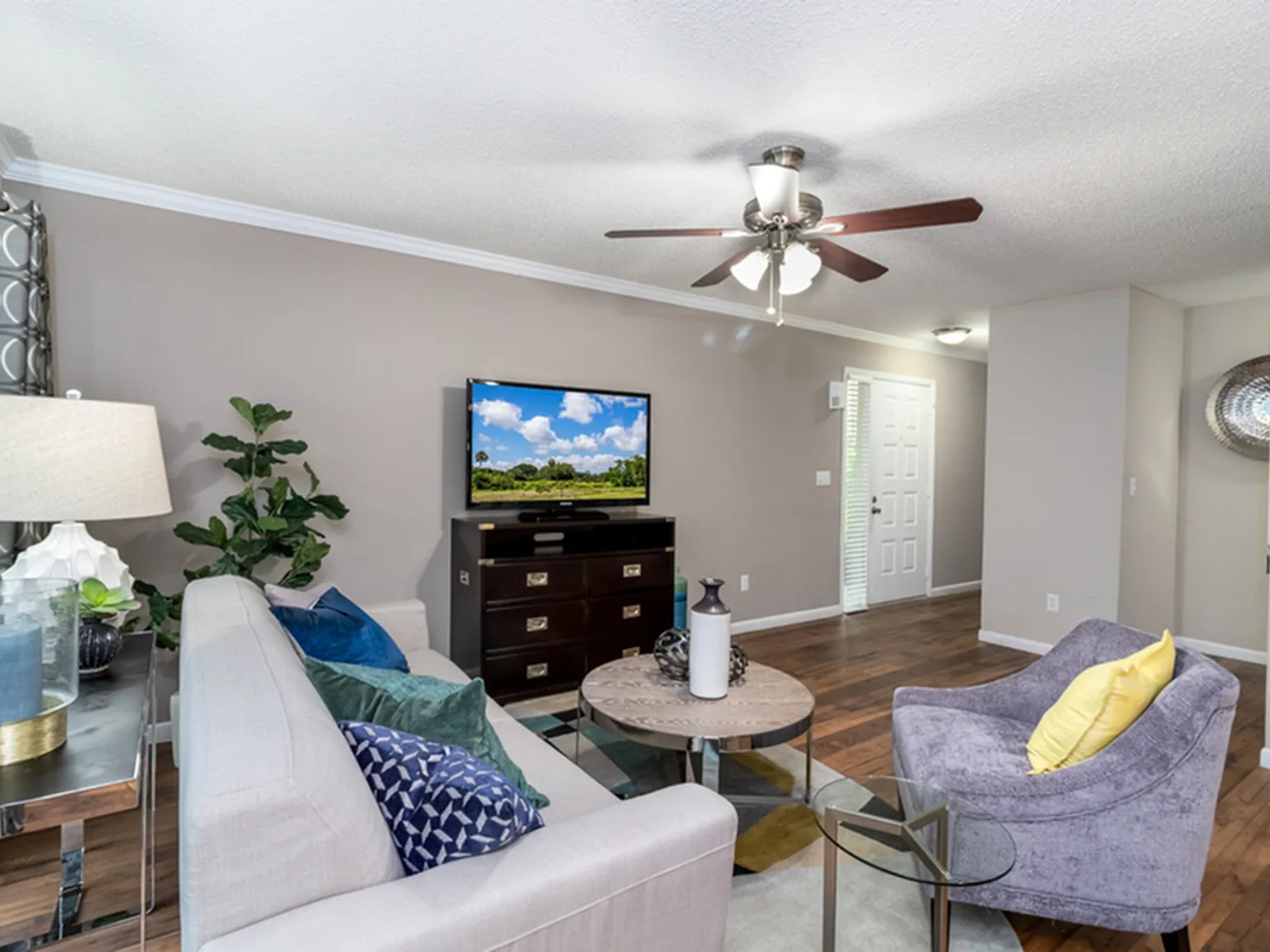 Lakes of Northdale Apartments — Photo 2