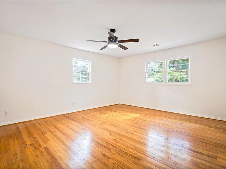 316 Syracuse St — Photo 12