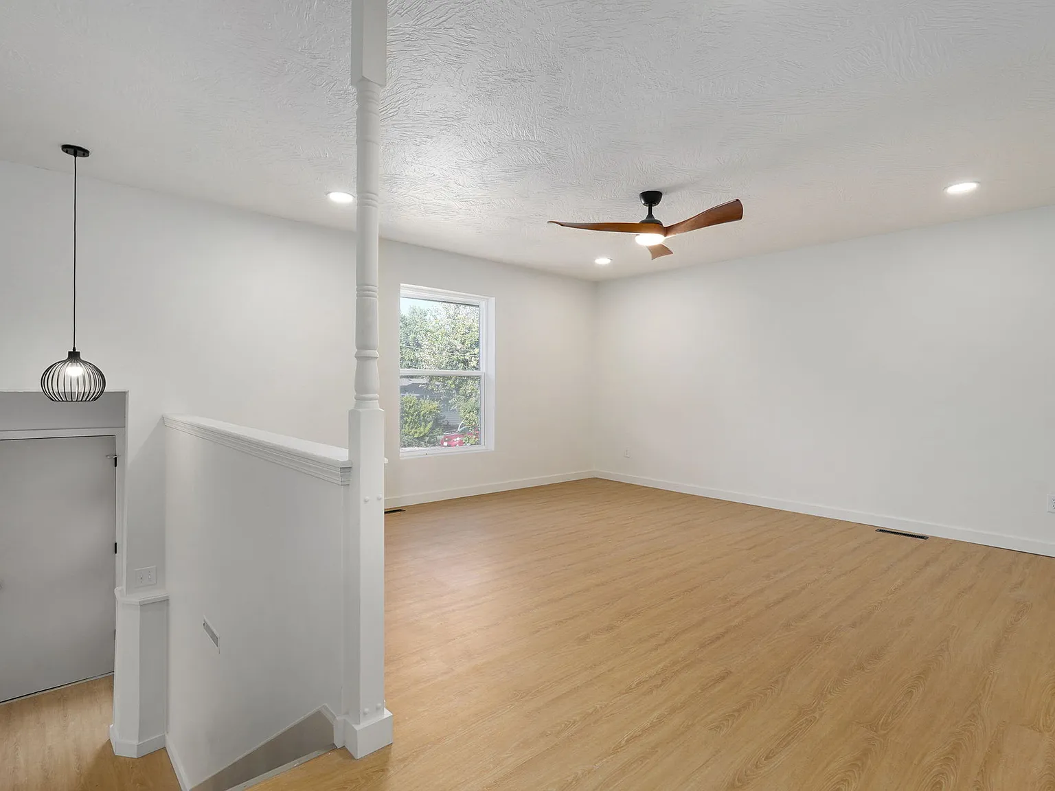 4 bed, 2032 sqft, $1,900 — Photo 4