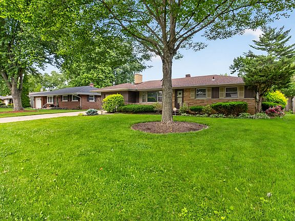 2nd image of 5961 Hayes Pl