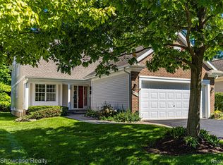 5373 Forest Ridge Dr, Clarkston, MI 48346