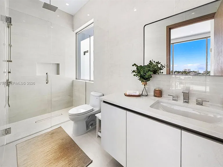 246 NE 6th Ave #PENTHOUSE — Photo 22