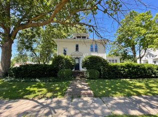 300 E Sale St, Tuscola, IL 61953