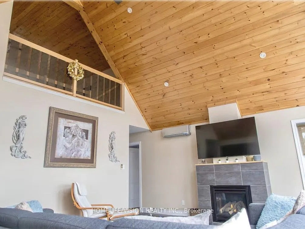 4 bed, $3,200 — Photo 3