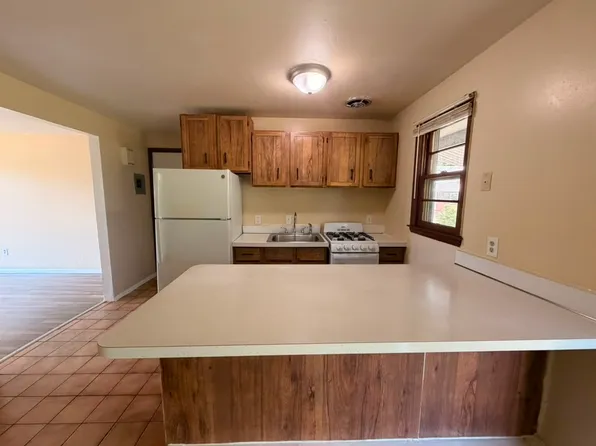 67 Fairview Ave, Hamden, CT