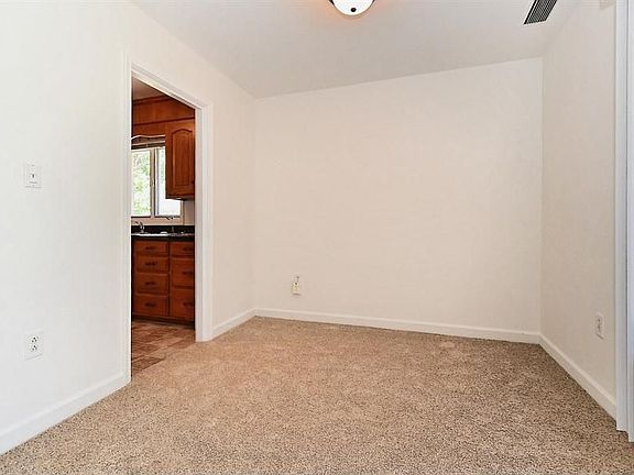 5th image of 1411 Cedarwood Ln