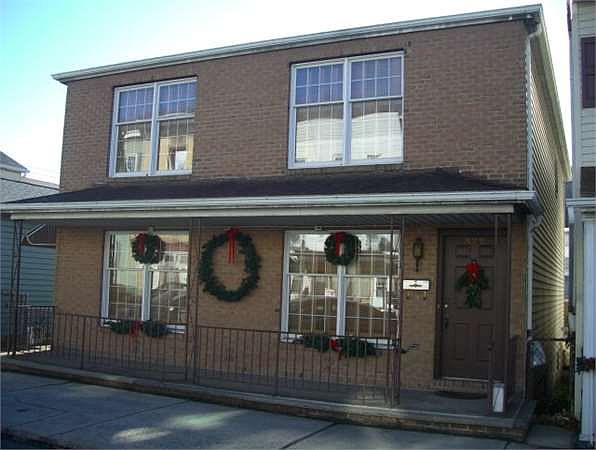 1st image of 322 E Centre St