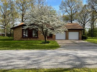 712 Voss St, Mount Vernon, MO 65712