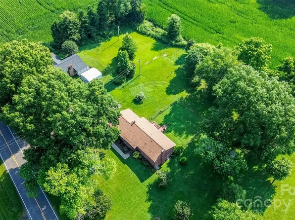 615 Bell Farm Rd, Statesville, NC 28625