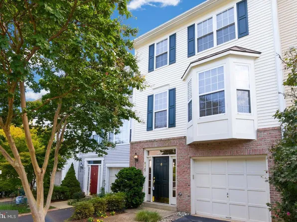 9435 Silver Meteor Ct, Manassas Park, VA 20111