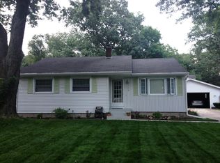 224 Douglas Ct, Spring Lake, MI 49456