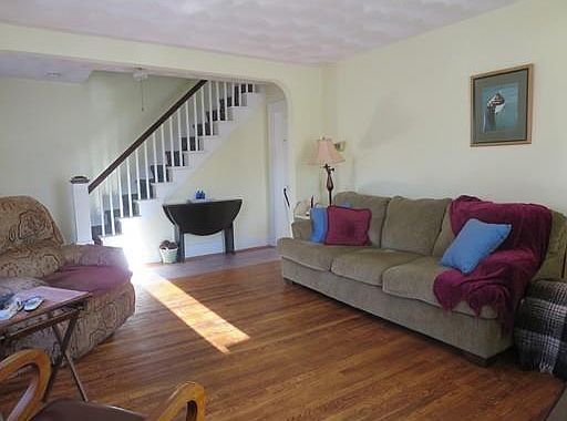 2nd image of 5 Morton Hill Ave