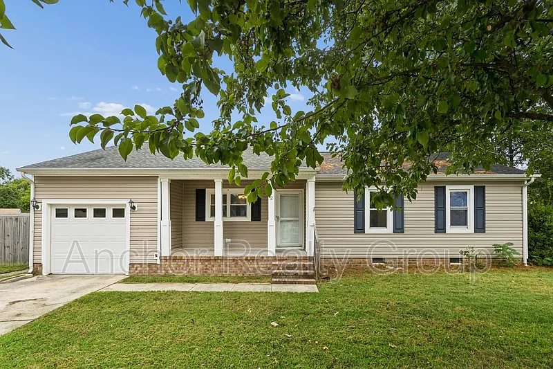 3 bed, 2.0 bath, 1377 sqft, $2,250 — Photo 3