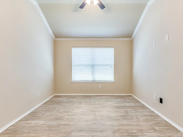 520 Pollyann Trl — Photo 8