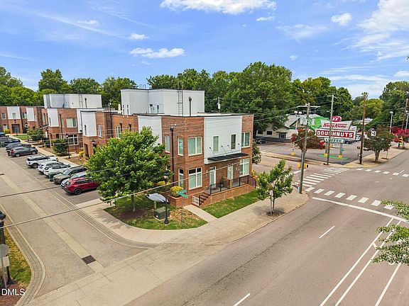2nd image of 256 William Drummond Way