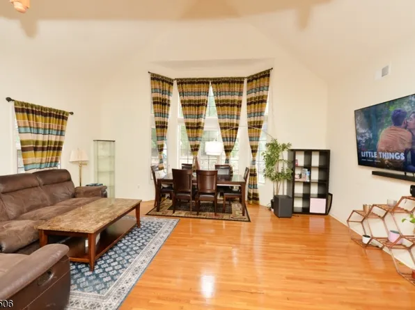 27 Tanager Ct, Wayne Twp., NJ 07470