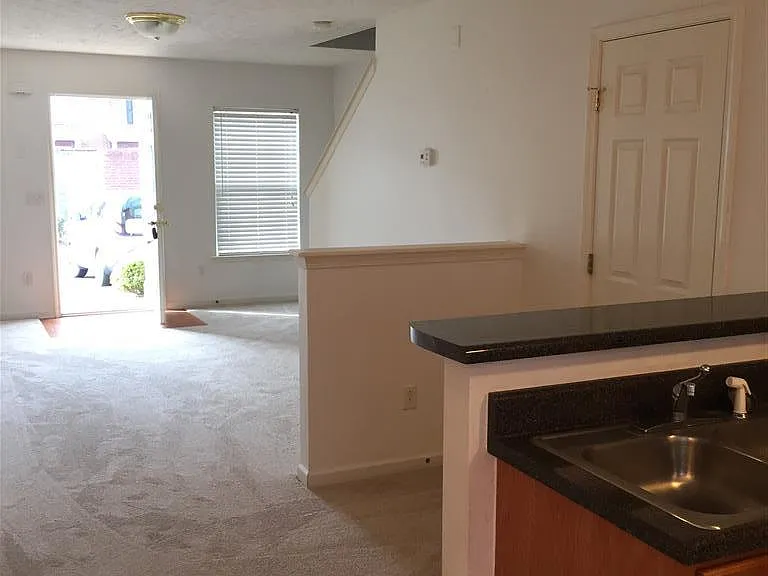 327 Stewarts Landing Cir — Photo 4