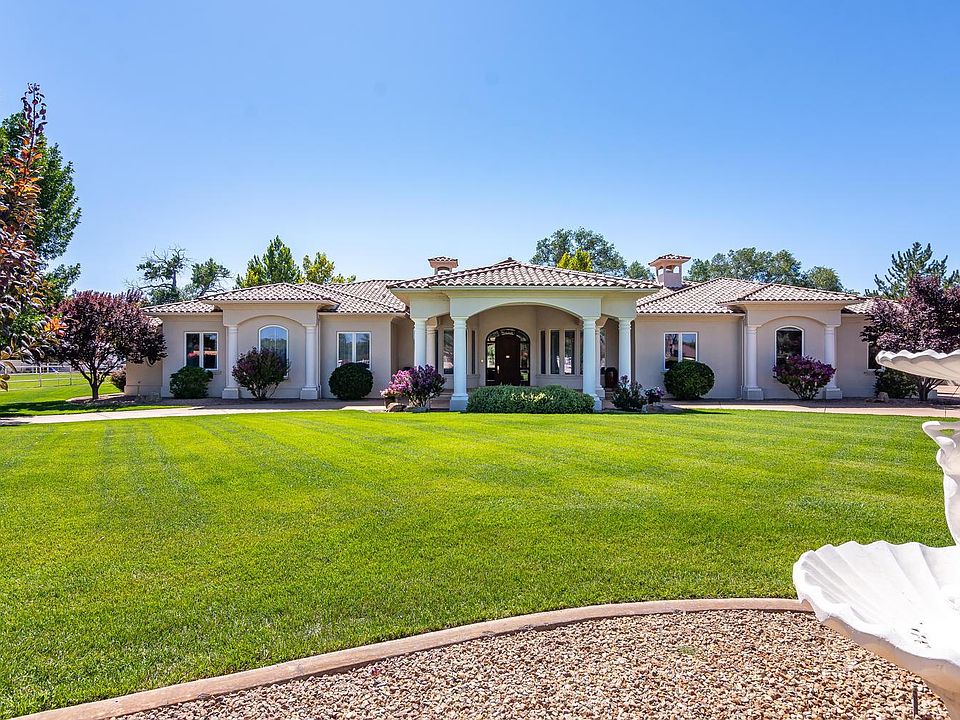 1st image of 610 Paseo Del Bosque NW