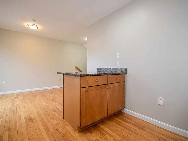Jefferson Court — Photo 20