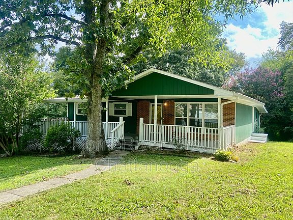 2nd image of 1002 W Circle Dr