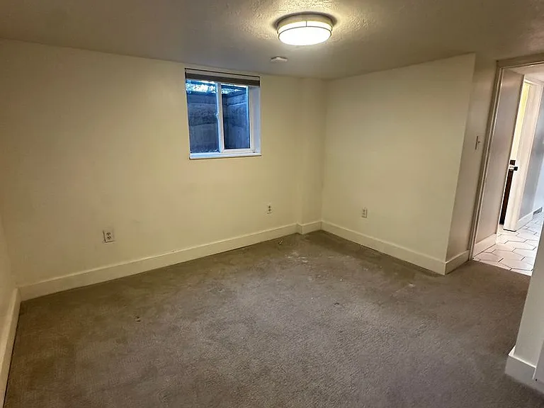 1638 E 3150 S — Photo 4