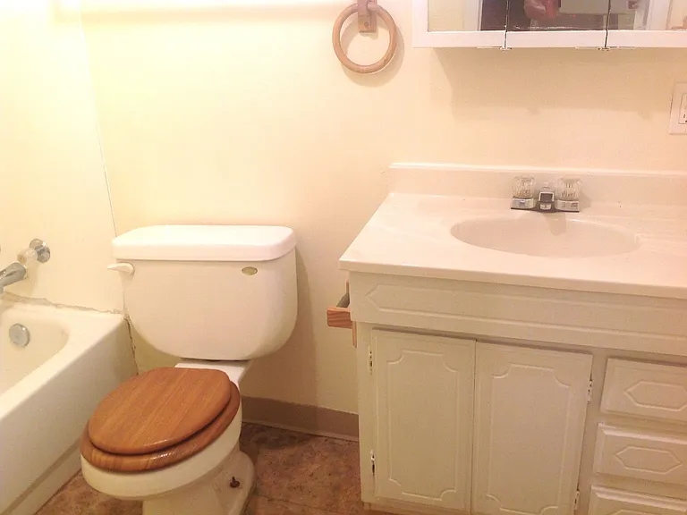 4215 Grand Ave — Photo 4