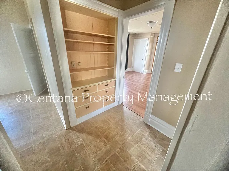 646-648 S Montana St — Photo 14