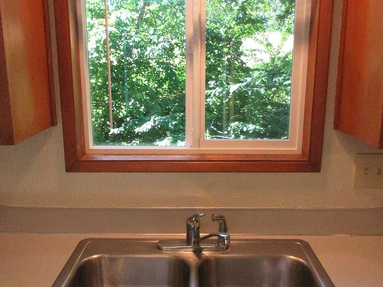Large 2 bedroom w/ New carpet! — Photo 1