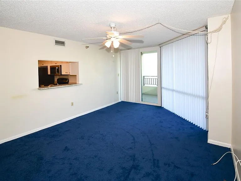 690 Island Way #208 — Photo 8