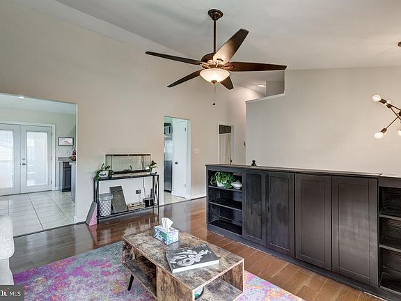 5th image of 596 Footpath Ct