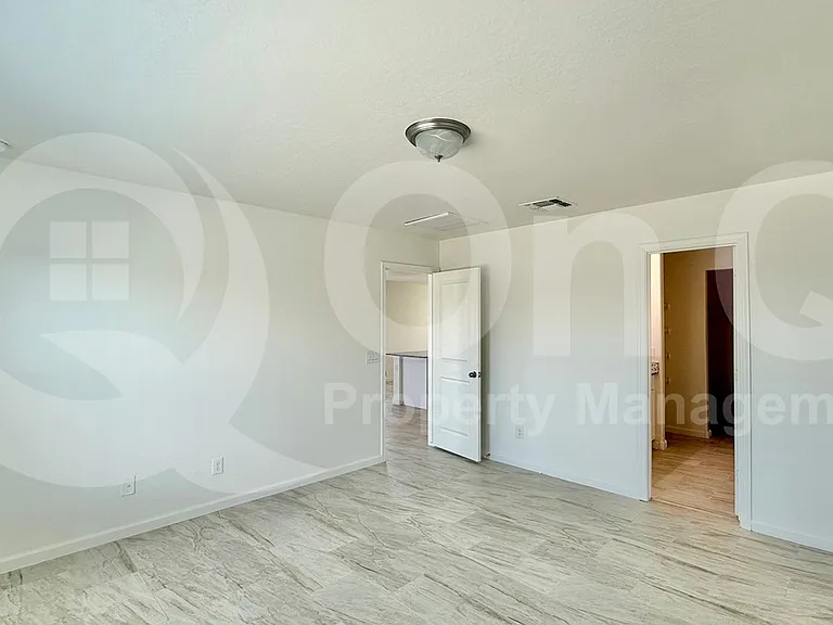 1081 W Palo Verde Ave — Photo 8
