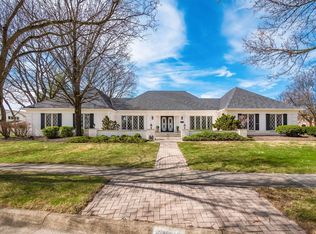 4671 Burbank Dr, Upper Arlington, OH 43220