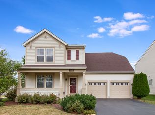 2410 Montclair Ln, Montgomery, IL