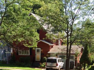 308 7th Ave W, Dickinson, ND 58601