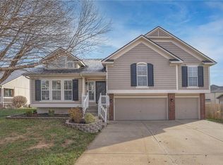 3817 SW Briarwood Dr, Lees Summit, MO 64082