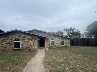3338 Country Club Dr, Grand Prairie, TX 75052